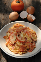 Omelet with Tomatoes