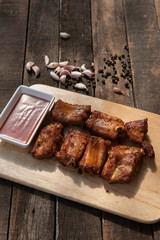 Fried pork with garlic and pepper