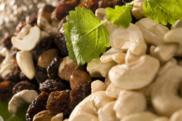 raisins, nuts mix, raisins, sunflower seeds  