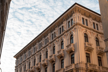Imbrunire sui palazzi di Trieste