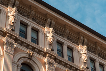 Imbrunire sui palazzi di Trieste