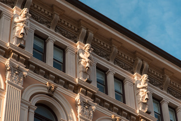 Imbrunire sui palazzi di Trieste