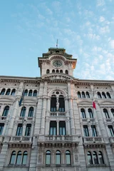 Fototapeten Ultime luci della giornata sui palazzi di Trieste © Nicola Simeoni
