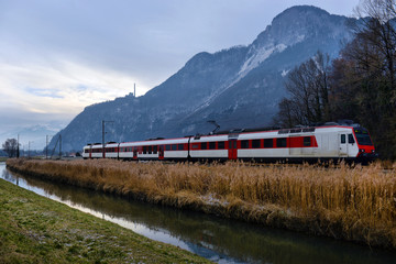 Fototapeta na wymiar train in the Alps in the evening