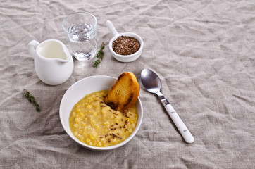 Thick pea soup
