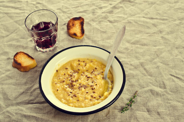 Thick pea soup