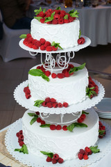 cake with strawberries