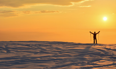Gün Doğumunda Sisler Altındaki Şehri İzlemek