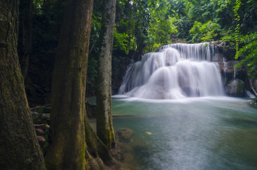 Obraz premium Deep forest waterfall at Erawan waterfall National Park Kanjanaburi Thailand