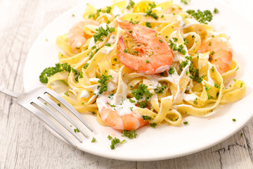 tagliatelle with shrimp