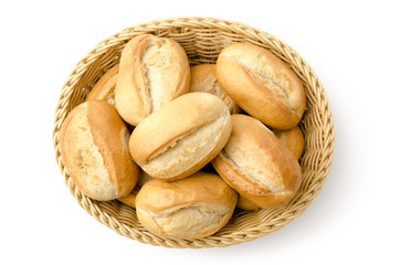 Einfache Brötchen im Korb