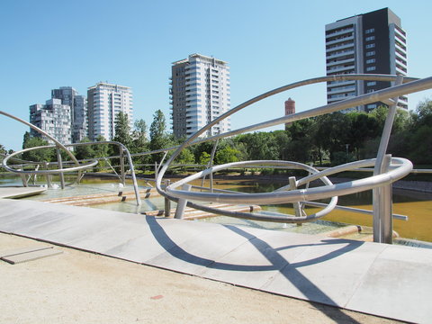 Parque Diagonal Mar en Barcelona, ​​Catalu&ntilde;a,Espa&ntilde;a