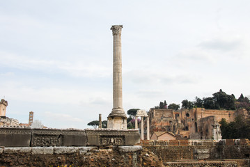 フォロ･ロマーノ　フォカスの記念柱（イタリア・ローマ）
