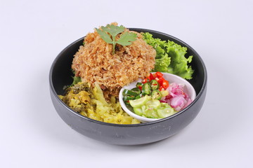 Crispy canned tuna  with sliced pickle lettuce and green oak.