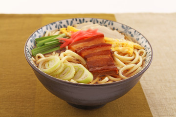 沖縄料理の沖縄そば