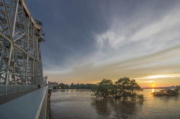 Blaues Wunder, Hochwasser, Sonnenuntergang