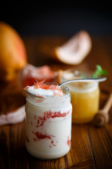 Greek yogurt with grapefruit