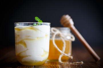 Greek yogurt with honey