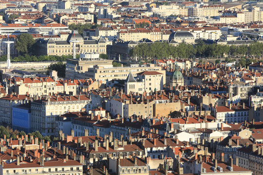 Vue panoramique depuis la colline de Notre-Dame de Fourvière. Lyon / Panoramic view from Viewpoint of Notre Dame de Fourviere hill. Lyon.