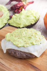 Hamburger of Black Angus with guacamole