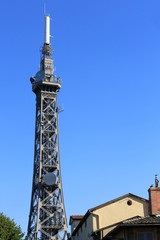Obraz premium Tour émetteur métallique de 85,9 m. 1892 - 1894. Fourvière. Lyon. / Metal tower transmitter 85.9 mm. 1892 - 1894. Fourvière. Lyon.