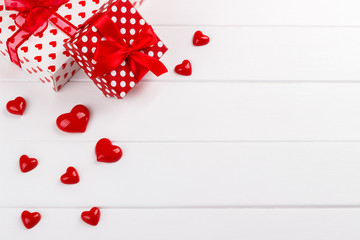 Red hearts and gift boxes