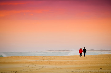 Obraz premium People walking on the Beach