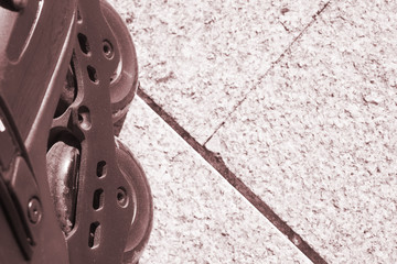 Inline freestyle roller skates