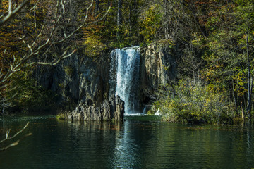 Fototapeta na wymiar Plitvice lakes national park on autumn day
