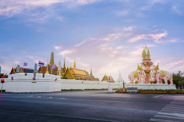 Naklejka premium The Temple of Emerald Buddha - Grand palace and Wat phra kaew at