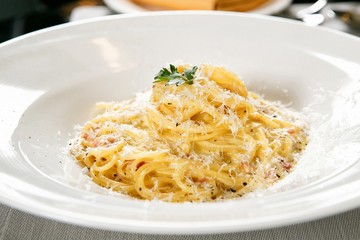 Spaghetti alla Carbonara on table