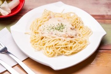 Spaghetti alla Carbonara on table