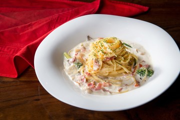 Spaghetti alla Carbonara on table