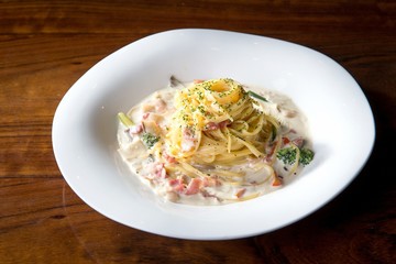 Spaghetti alla Carbonara on table