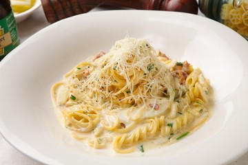 Spaghetti alla Carbonara on table