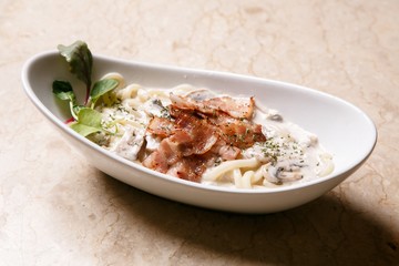 Spaghetti alla Carbonara on table