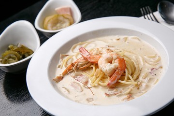 shrimp cream pasta on dish