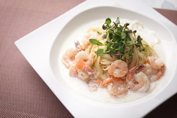 shrimp cream pasta on dish
