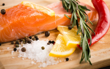 Salmon with lemon and pepper