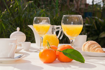 Al fresco breakfast