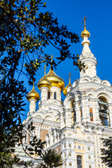 Fototapeta na wymiar The Golden dome of the Russian Orthodox Church.