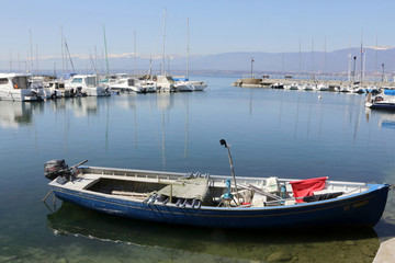 Fototapeta premium Bateau de pêche. Port de plaisance. Lac Léman. Yvoire. Marina. Lake Geneva. Yvoire.
