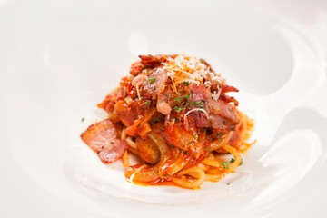 bacon tomato sauce spaghetti