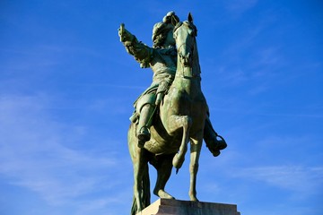 Fototapeta na wymiar ヴェルサイユ宮殿　ルイ14世　騎馬像