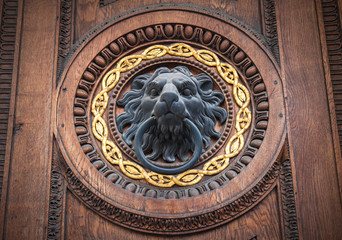 Doorknocker with head of lion