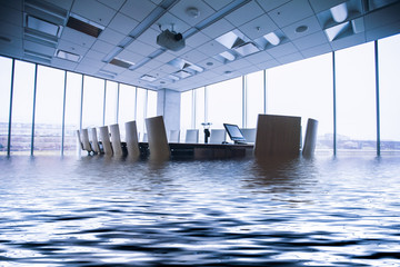 Konferenzraum steht stark unter Wasser
