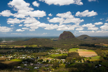 Obraz premium Glass House Mountains