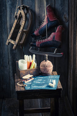 Vintage wooden sledge with a testing procedure