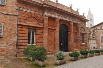 Portail du Jardin botanique à Urbino, Italie