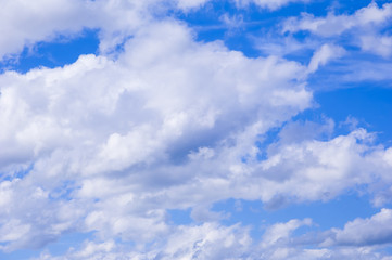 Obraz na płótnie Canvas Cumulus clouds with blue sky
